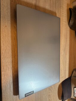 15,6" Lenovo IdeaPad S145 AMD A6-9225 - 4