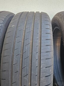 Prodám letní pneu 215/55 R17 2ks Michelin, 2ks FULDA - 4