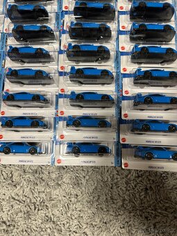Hot Wheels Porsche 911 GT3 - 4
