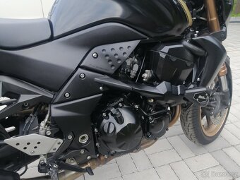 Kawasaki ZR 750N - 4