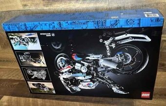 LEGO Technic 42130 BMW M 1000 RR - 4