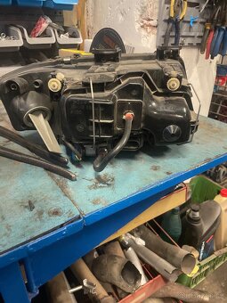 Predni xenon Audi a4 b6 - 4