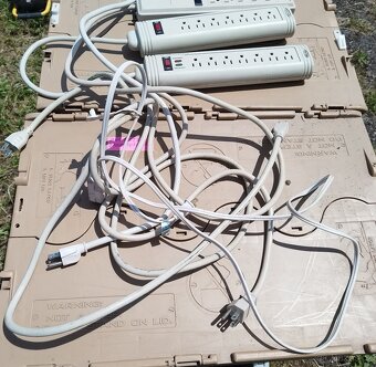 Prodlužovací kabel s rozdvojkou 110V - 4
