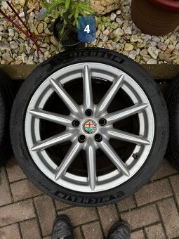 Prodám alu kola Alfa Romeo - 4