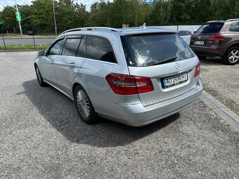 Mercedes-Benz E 220 2011 - 4