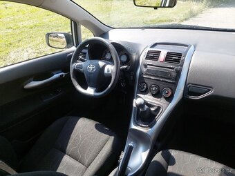 Toyota Auris 1.4 D-4D m.2013 jen 159000km - 4