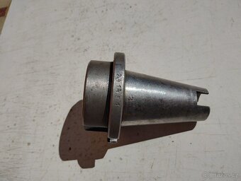 Redukční pouzdro pro frézku 40/2 - 4