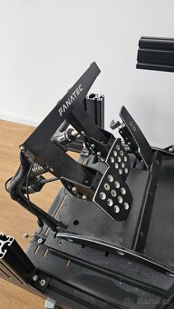 Závodní simulátor FANATEC Direct Drive + 2 volanty - 4