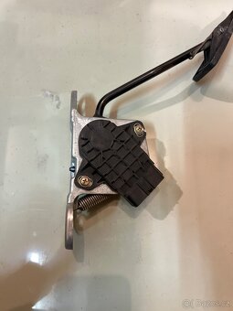 Plynový Pedál Subaru Legacy 4 - 4