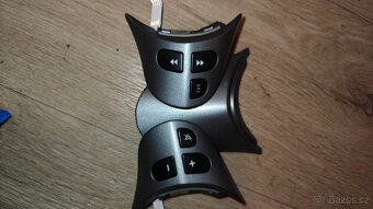 Alfa romeo GT/147 volant + tlačítka - 4