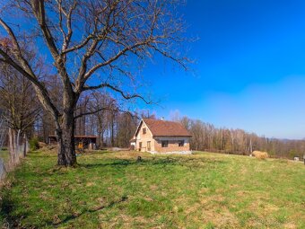 Dům v podhůří Beskyd s pozemkem přes 27 000 m² - 4
