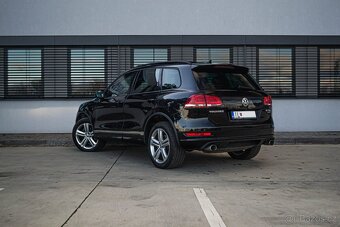 Volkswagen Touareg II 3.0 V6 TDI 240k R-Line - Aj na splátky - 4