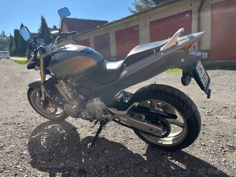 Honda Hornet - 4