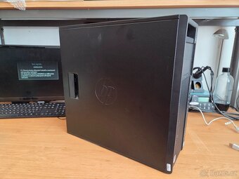 počítač HP Z440 workstation - 4
