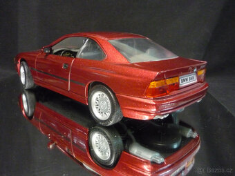 BMW 850i Road Tough 1/18 - 4