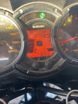 Suzuki vstrom 650 - 4