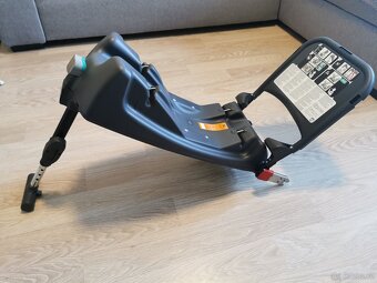 Britax Römer BABY-SAFE 2 i-SIZE + základna Isofix - 4