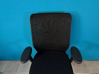 Kancelářská židle VITRA ID Mesh PC 23 559 Kč - 4