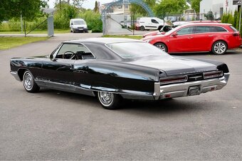 1966 Pontiac Bonneville Coupe - 4