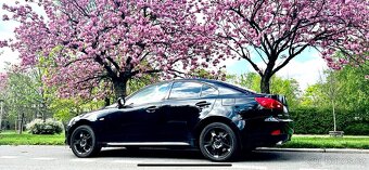 Lexus is 220d - 4