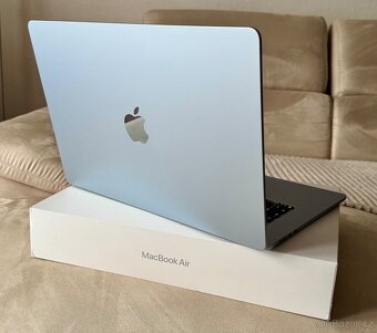 Apple MacBook Air 15" 2025, M4 10-Core, 16GB/256GB, modrý - 4