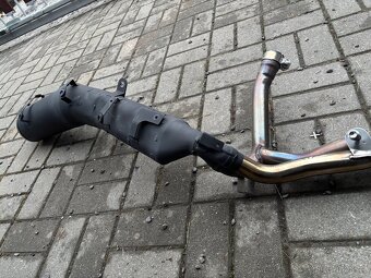 Nový výfuk DL 650 - 4