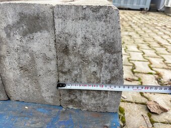 Silniční obrubník nový - 4