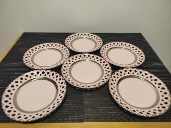 Růžový prolamovaný porcelán_talíře - 4