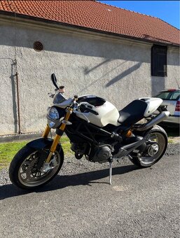 Ducati Monster 1100S - 4