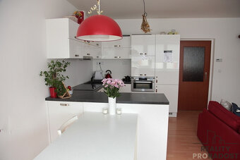prodej bytu 3kk OV + 2 parkovací místa - 4