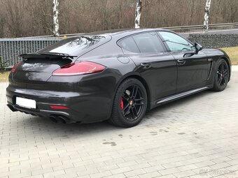 Porsche Panamera GTS 4.8 V8 - 4