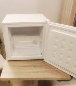 Jednodveřový mrazák PHILCO PSF 322 (nový) - 4
