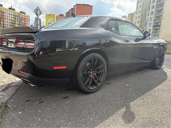 Dodge Challenger V8 5,7 R/T automat - 4