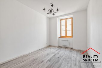 Pronájem zrekonstruovaného bytu 2+kk s komorou, 60 m2, ul. T - 4