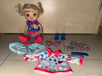 Převlékací panenka Baby Alive - 4