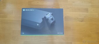 X-box one X - 4