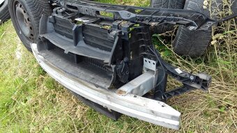 BMW X3 E83 2.0d 2008 přední výztuha díly chladičové stěny - 4