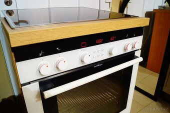 Siemens bílý sporák HE 764260, vyjížděcí dveře - 4