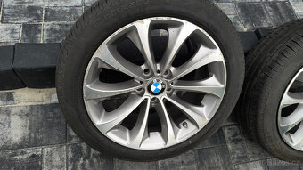18 originál BMW 5 F10/F11 ☀️ Pirelli 245/45 R18 TMPS - 4