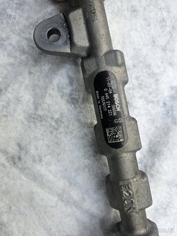 Vstřikovací lišta 55576177 Insignia A. - 4