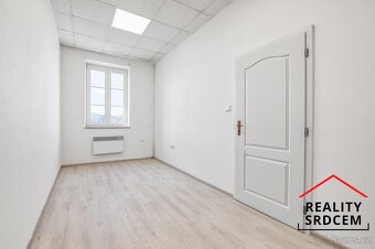 Pronájem zrekonstruovaného bytu 3+kk s pracovnou, 82 m2, ul. - 4
