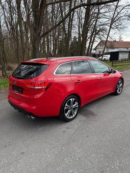 Kia Ceed Combi SW 1.6 CRDI 100Kw GT- LINE - 4