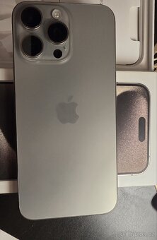 iPhone 15 Pro Max 256 GB – Přírodní titan – TOP STAV
- 4