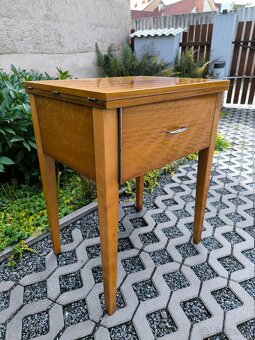 Elektrický šicí stroj Lucznik 415 TUR 2 se stolkem - 4