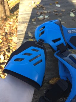 Moto chránič těla - 4