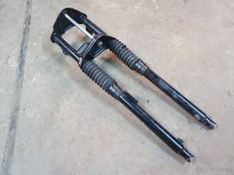 Prodám originální černá přední vidlice na Manet Korado - 4