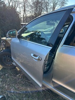 Levé přední dveře Škoda superb 2 - 4