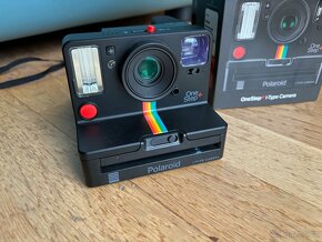 Fotoaparát na instantní fotografie Polaroid OneStep+ - 4