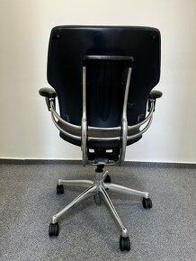 kancelářská židle Humanscale Freedom bez podhlavníku - 4