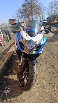 Suzuki 1000 GSXR - 4